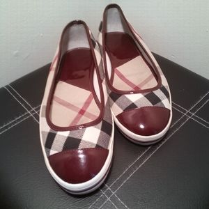 Burberry flats